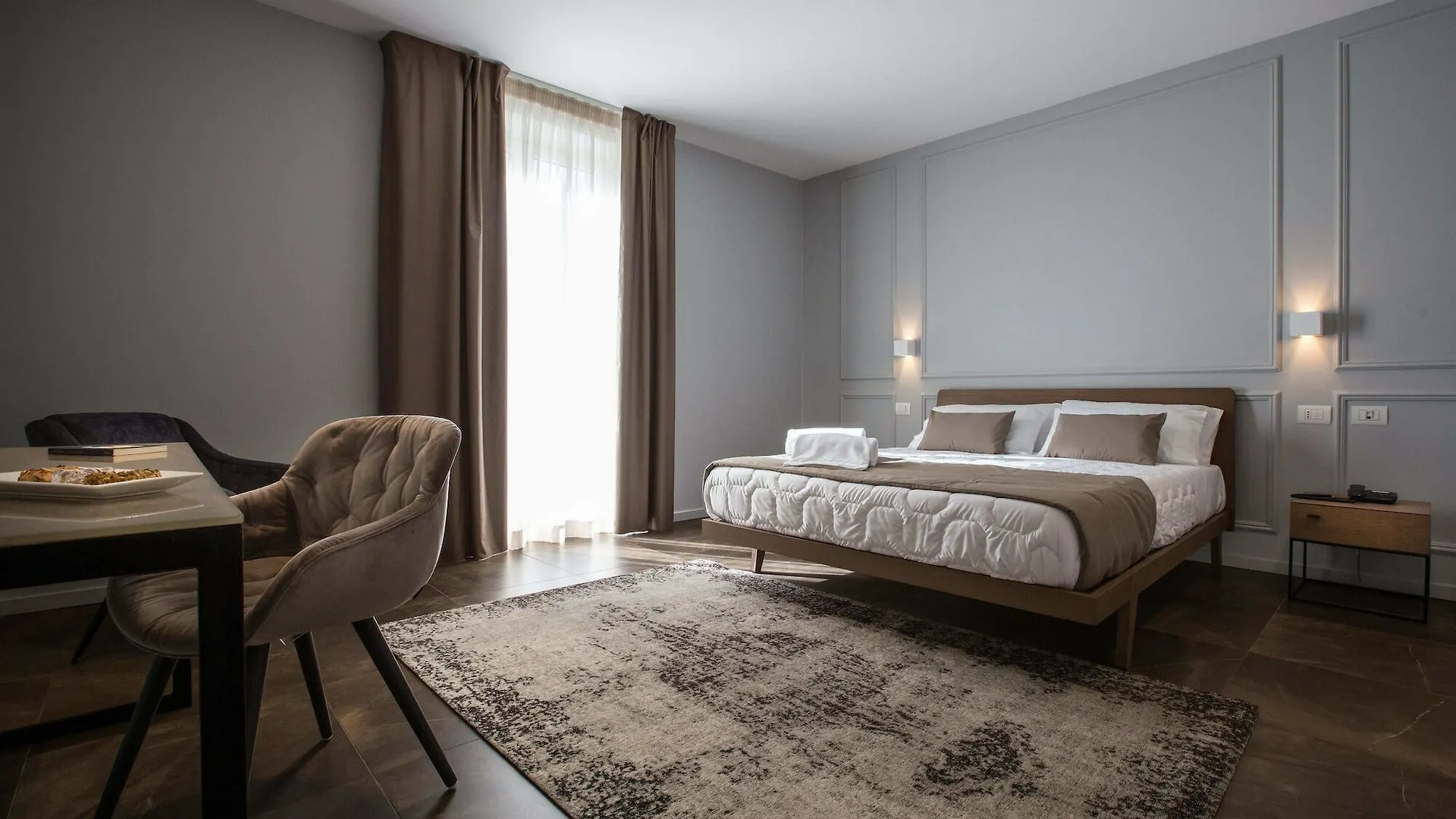 Plebis - B&B in Sicilia nel centro storico di Aeroporto di Catania Fontana Rossa 3*,