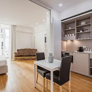https://rg7-apartments-catania.taorminaitalyhotels.com